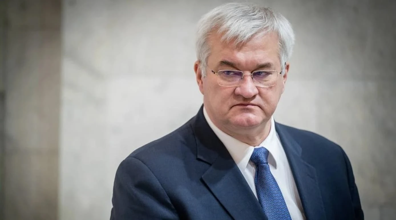 Міністр закордонних справ України Андрій Сибіга під час спілкування з журналістами