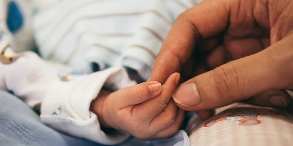 Водій Uklon Дііа залишився поруч під час пологів і довіз родину до лікарні