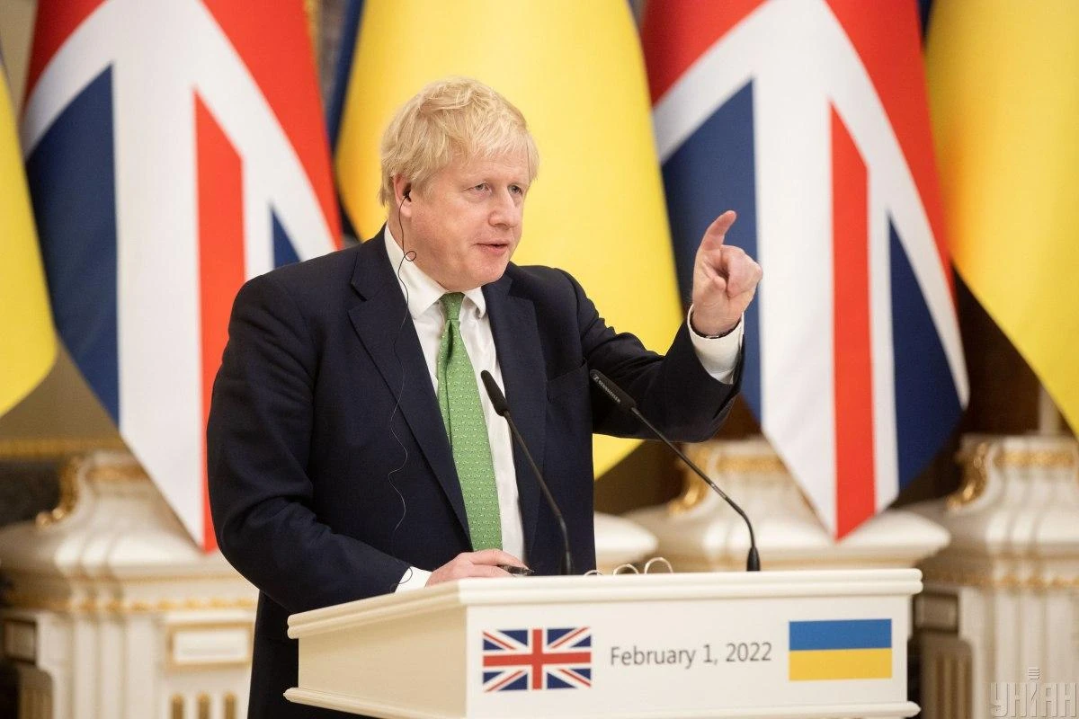 Джонсон закликав передати Україні російські активи та ППО після удару по потягу
