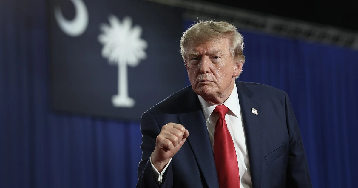 Дональд Трамп і Джо Байден під час президентських дебатів у США
