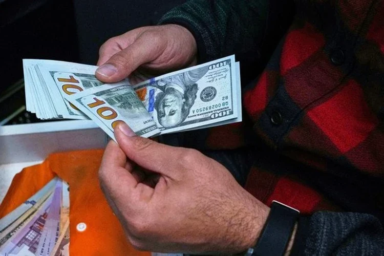 Курс долара, євро та злотого 1 жовтня: пояснення в одному матеріалі